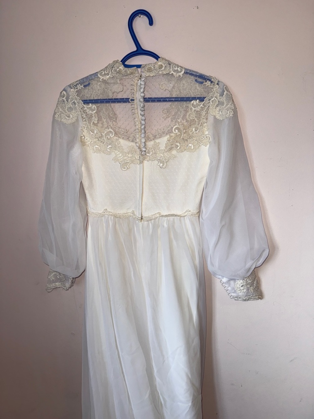 Vintage Ivory Lace Bodice Long Sleeve Wedding Dress - Picture 6 of 6